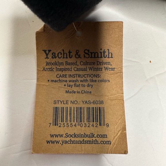 Yacht & Smith Black Fleece Gloves NWT | Warm Winter Unisex - Picture 3 of 7